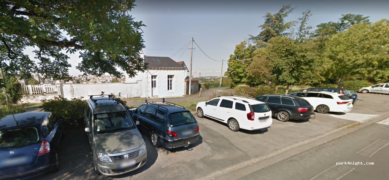 (86000) Poitiers - 1 Boulevard du Colonel Barthal — foto
