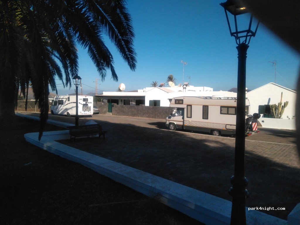 (35570) Yaiza - 12 Calle el Volcán de Yaiza — foto