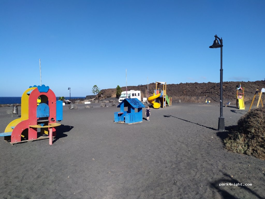 (35570) El Golfo - 2 Avenida Marítima — foto