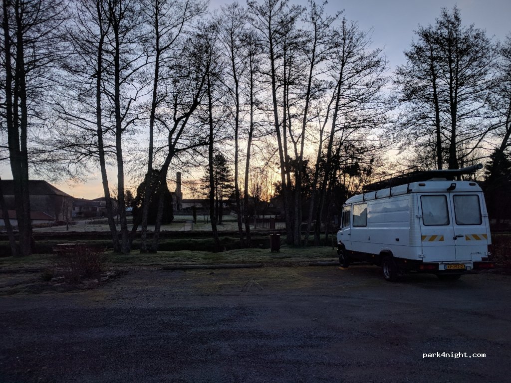 (87230) Les Cars - Le Bourg — foto