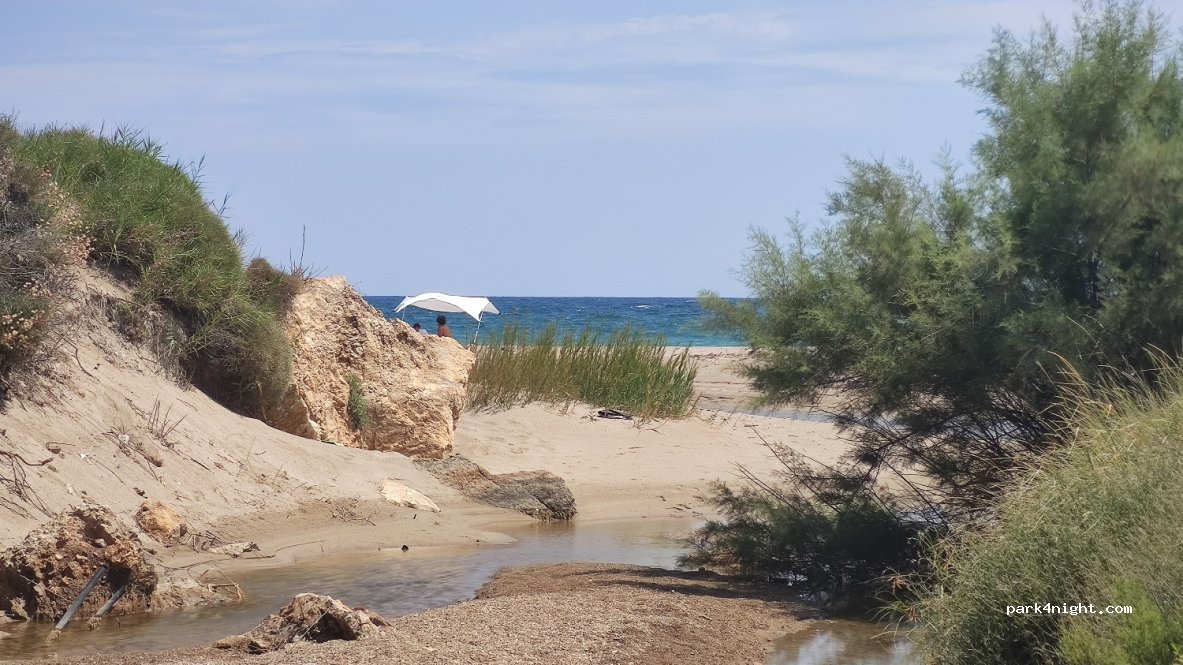 (370 06) Argalasti - Unnamed Road — foto