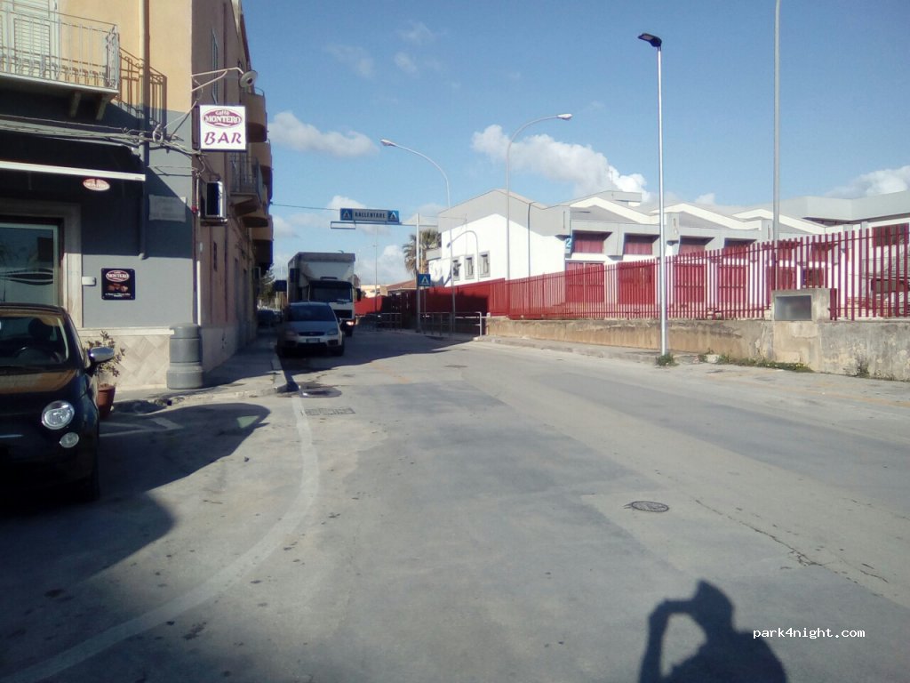 (91026) Mazara del Vallo - 13 Piazza delle Iii Giornate — foto 2