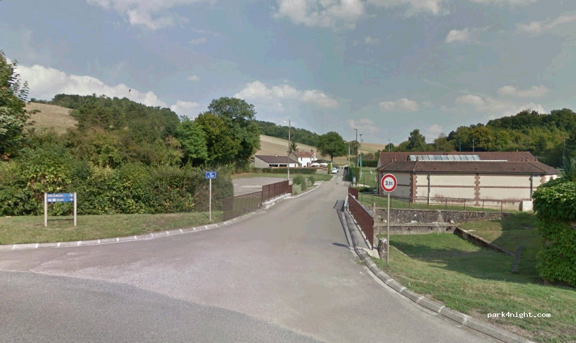 (89320) Cerisiers - 6 Rue du Stade — foto