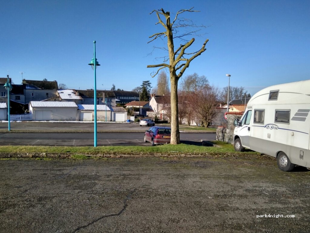 (79320) Moncoutant - 4 Rue Jean Daguise — foto