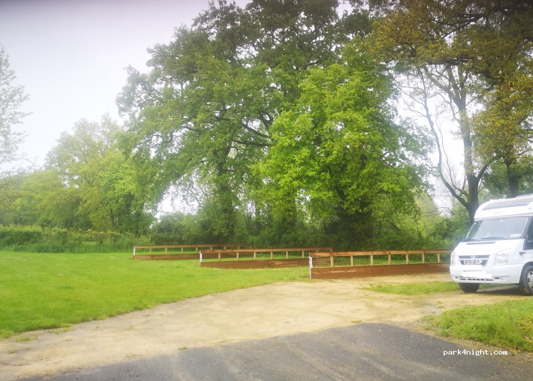Aire de camping-car Boismé — foto 3