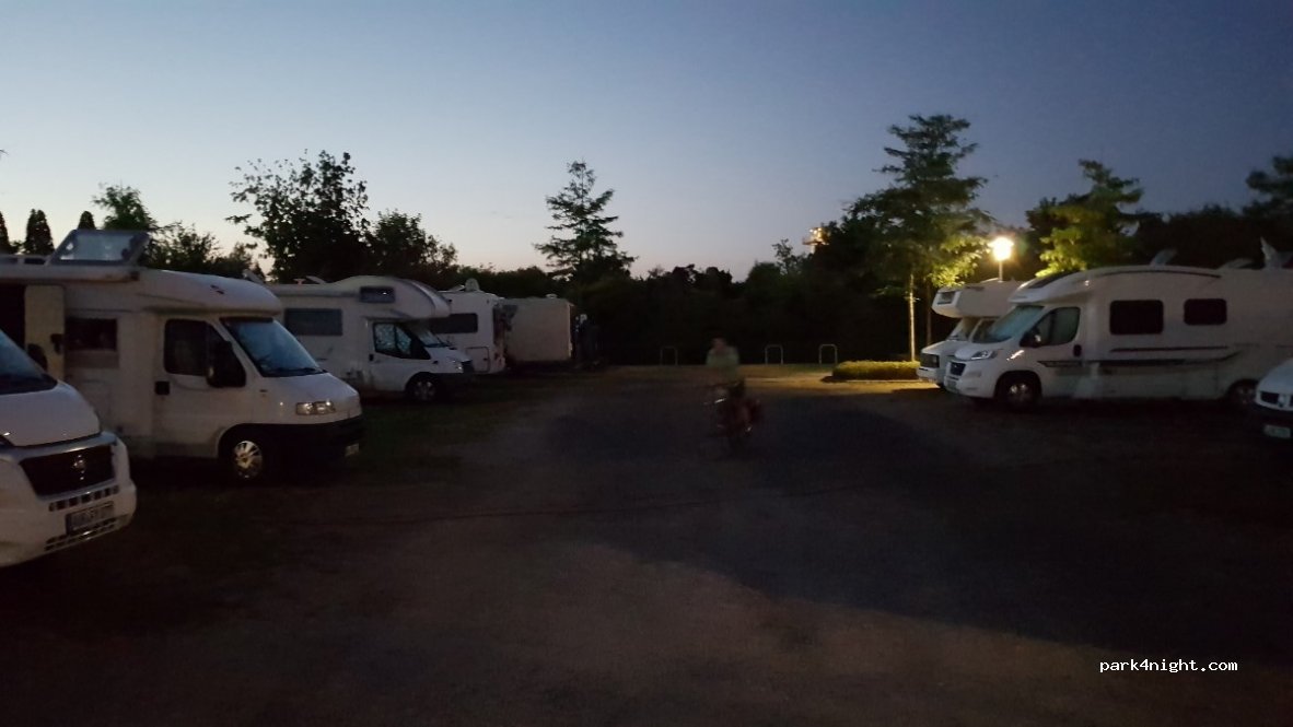 Stellplatz am Park der Gärten — foto