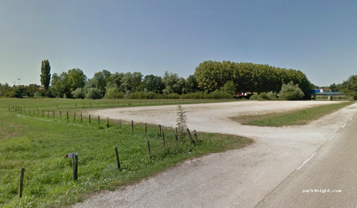 (71500) Louhans - Place du Breuil — foto