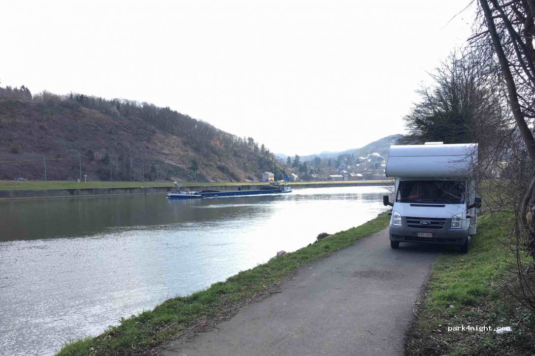 (4540) Amay - Chemin de halage — foto