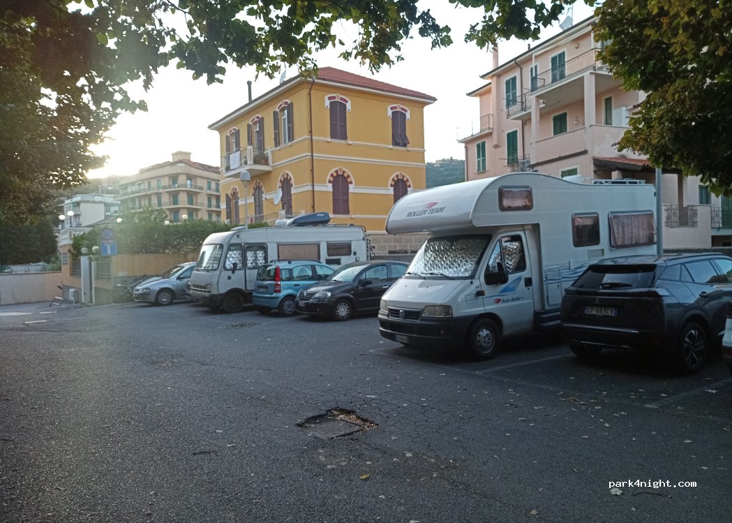 (17024) Finale Ligure - Via Santuario — foto 3