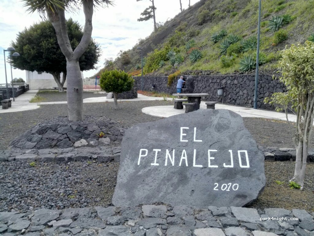 Los Canarios - 108-114 Carretera General el Tablado — foto