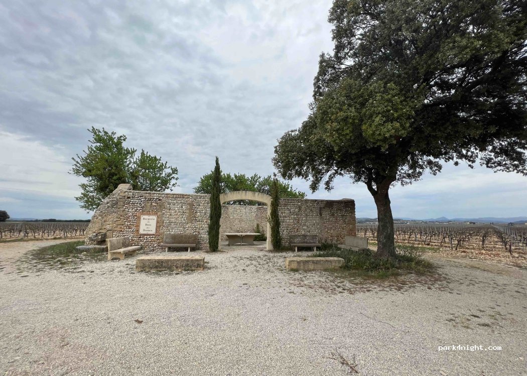 (84150) Violes - Unnamed Road — foto 3
