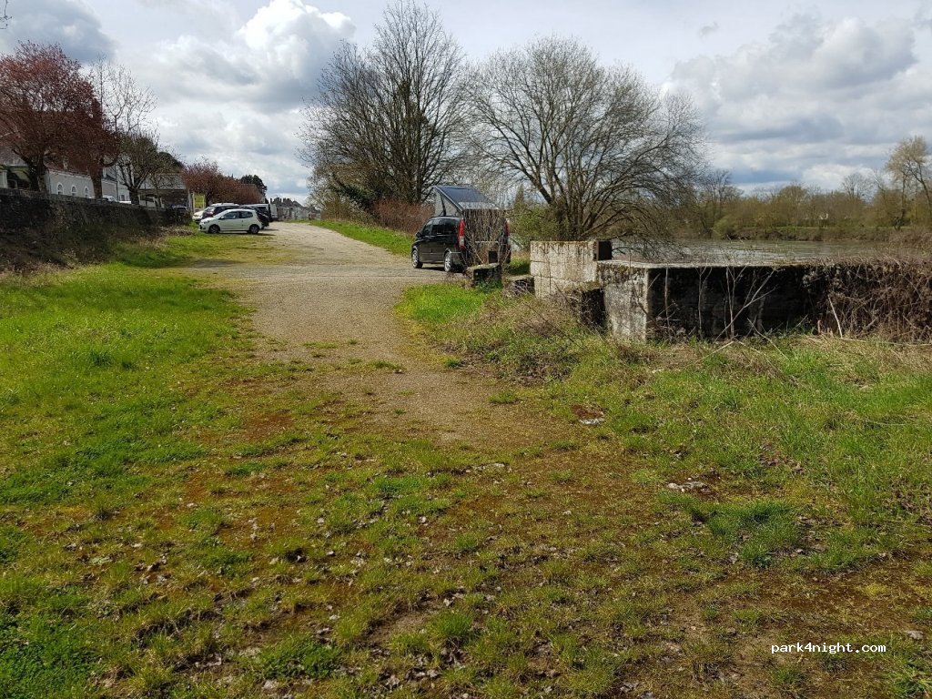 (37400) Amboise - 4 Quai des Violettes — foto