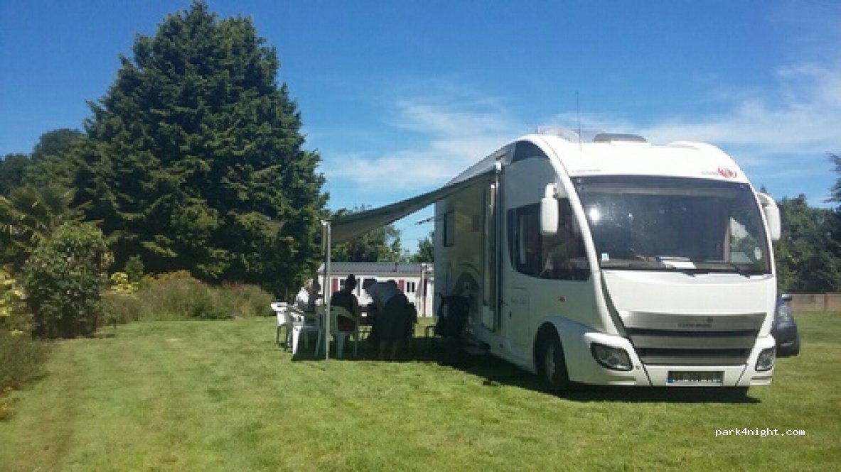 Camping des Pêcheurs — foto