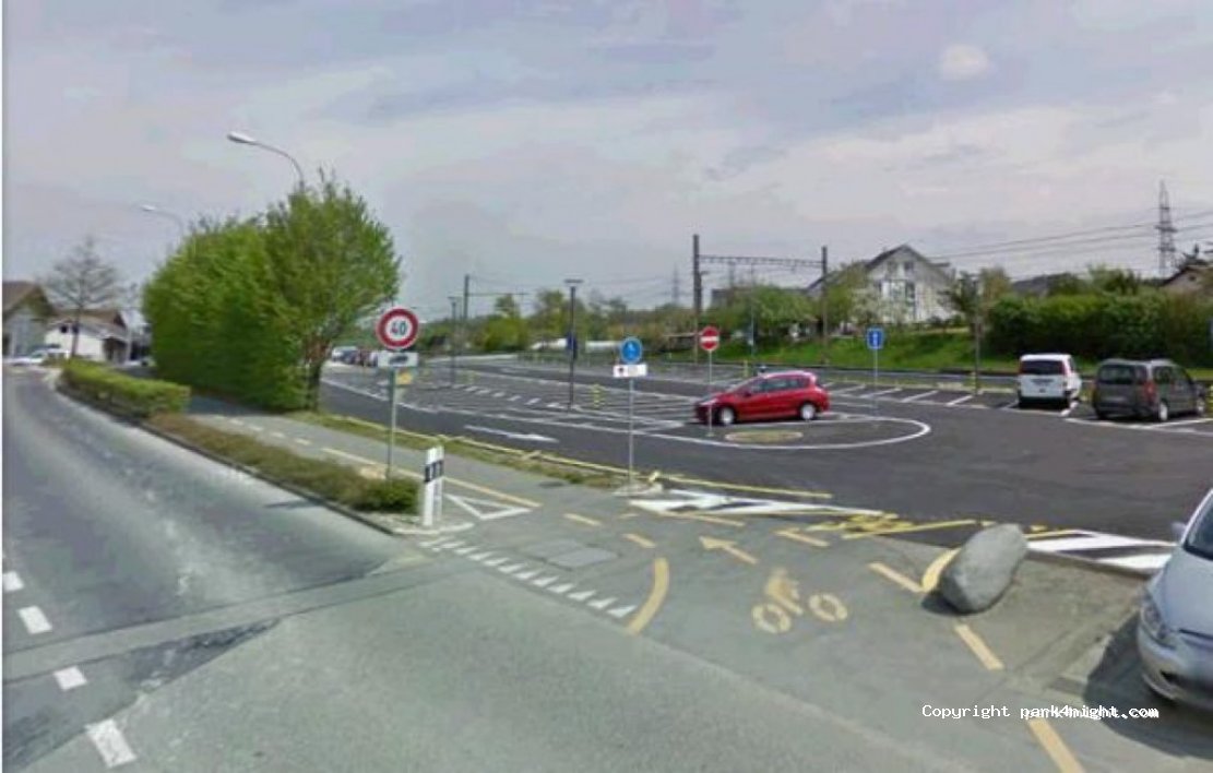 (1242) Satigny - 32,  Route de la Gare-de-Satigny — foto
