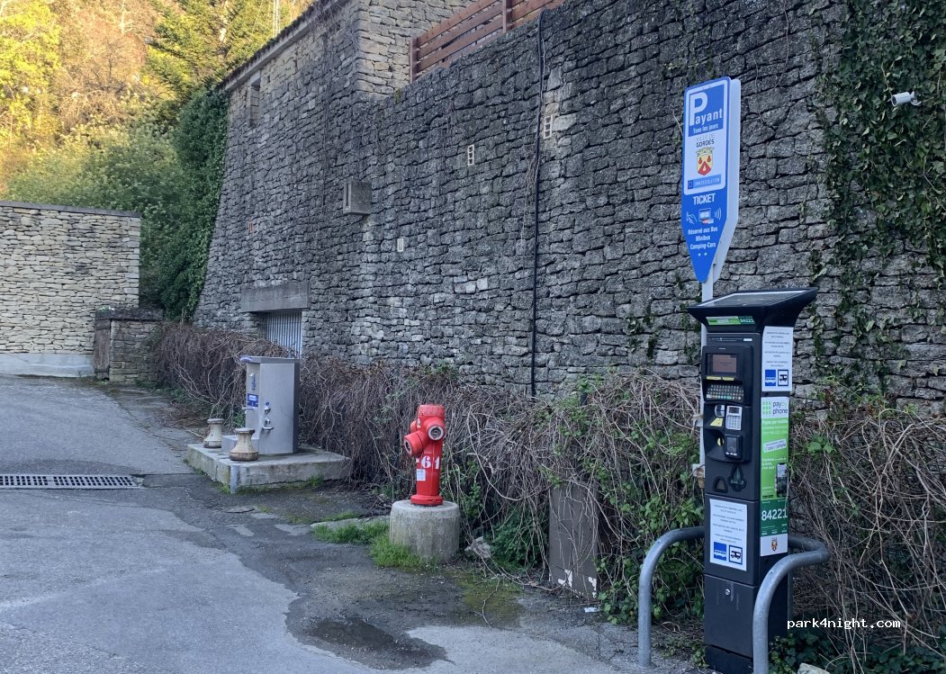 Aire Camping Car Gordes — foto 4