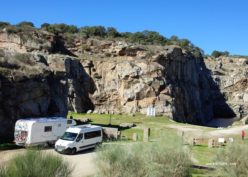 (10990) Alcántara - Carretera a Alcántara — foto