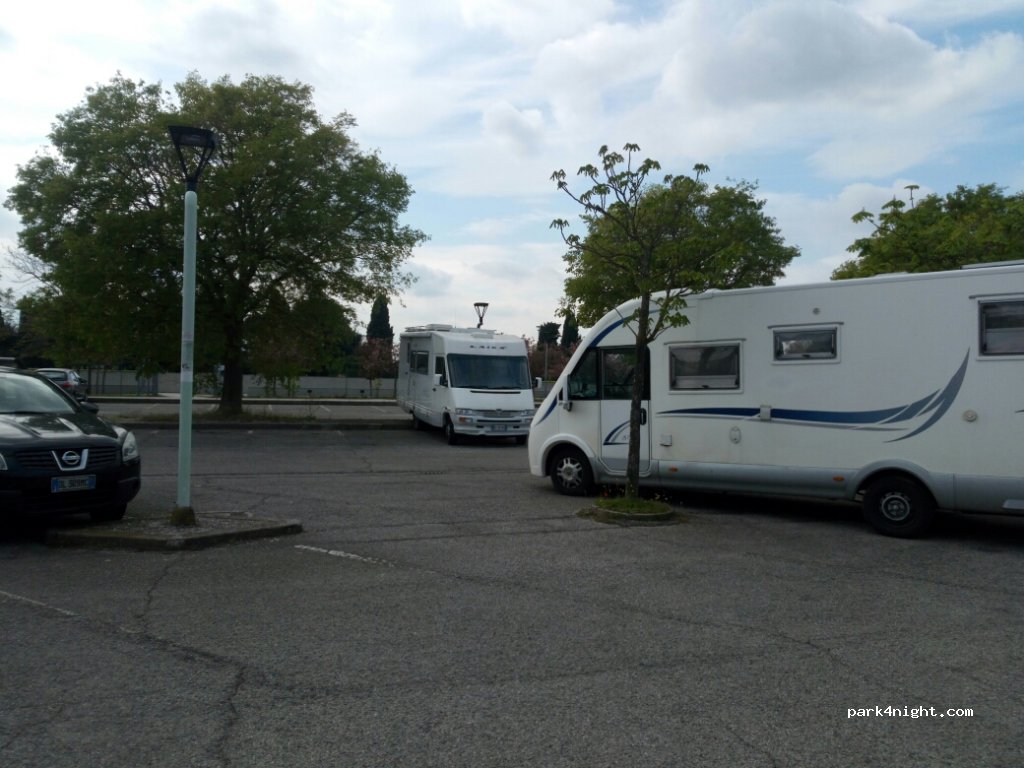 (48122) Ravenna - 42 Via Mario Marani — foto
