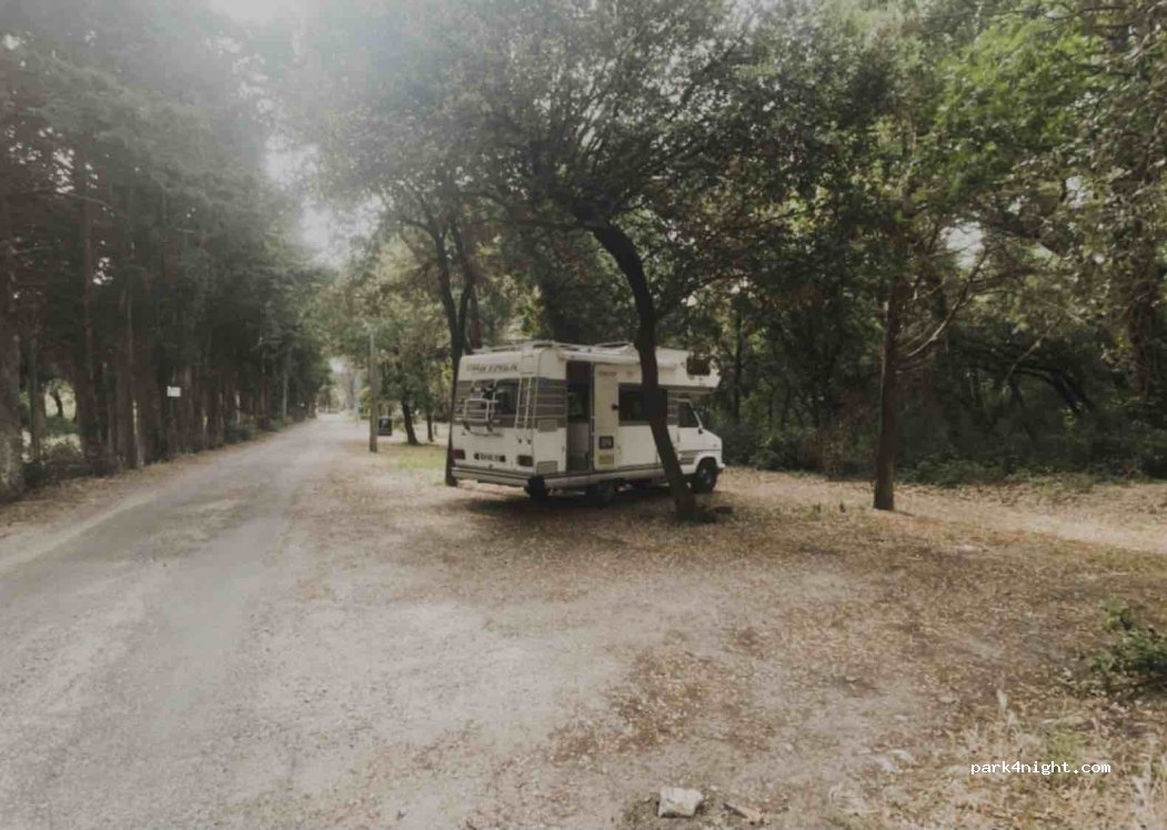 (84500) Bollène - Unnamed Road — foto 3