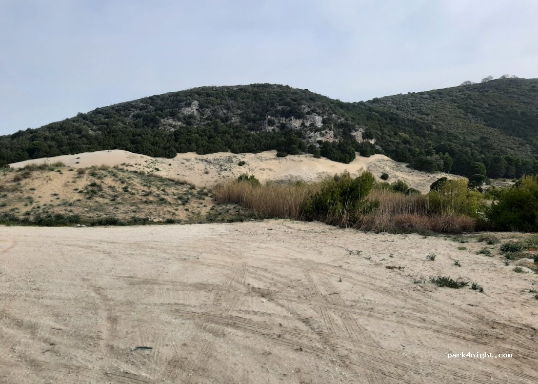 (252 00) Larisos - Unnamed Road — foto
