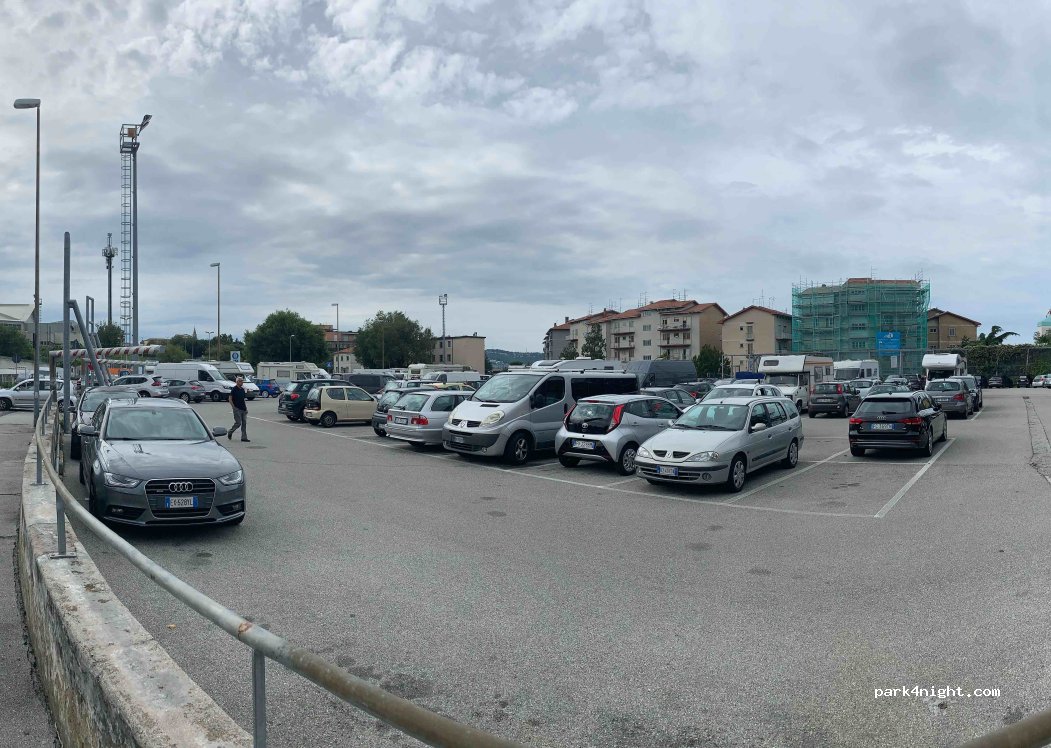 (34144) Trieste - 1 Piazzale delle Puglie — foto 3