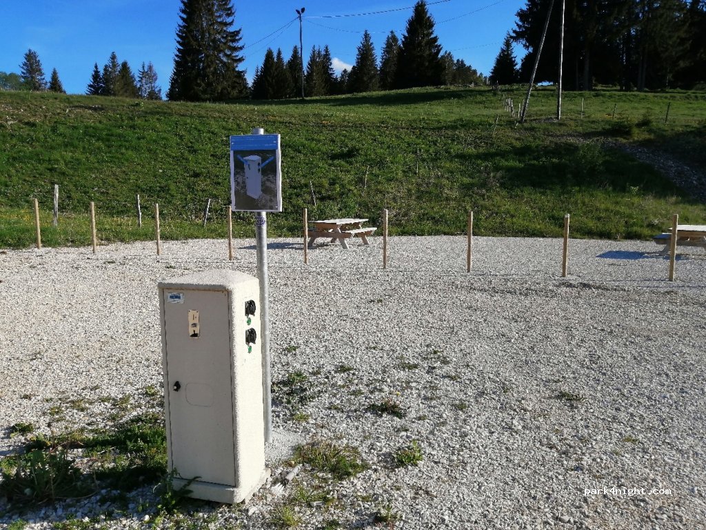 (25300) Les Fourgs - D6 — foto 3