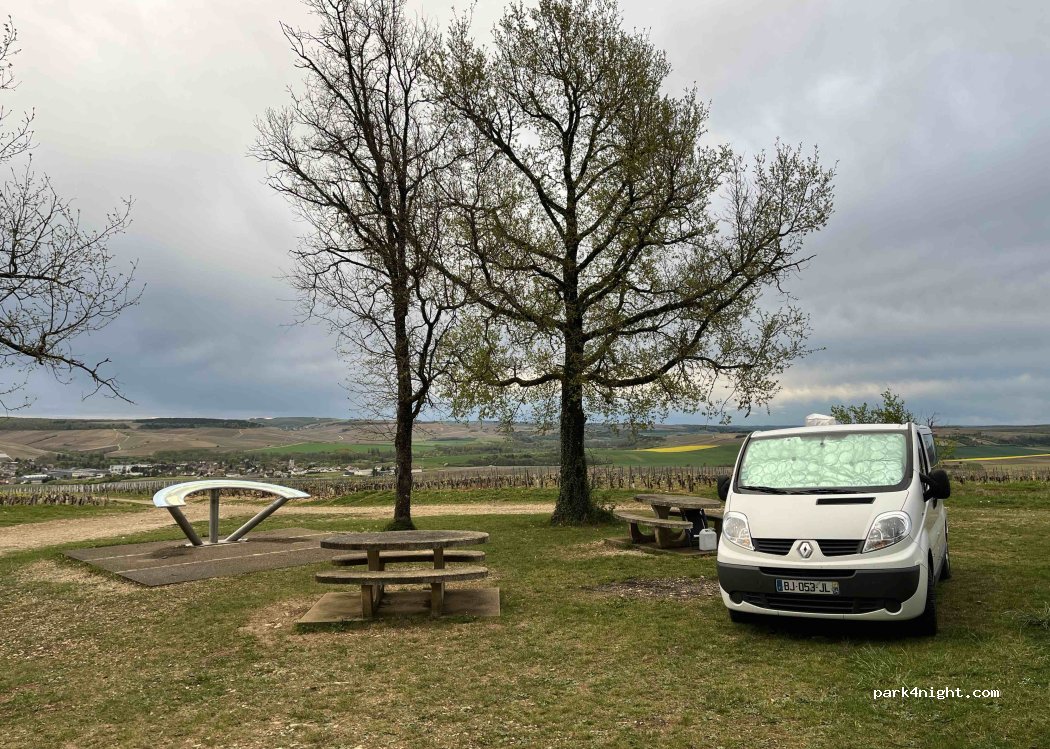 (89800) Chablis - Unnamed Road — foto 5