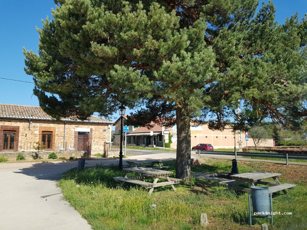 (24718) Murias de Rechivaldo - Calle Camino Angosto de Los Carboneros — foto