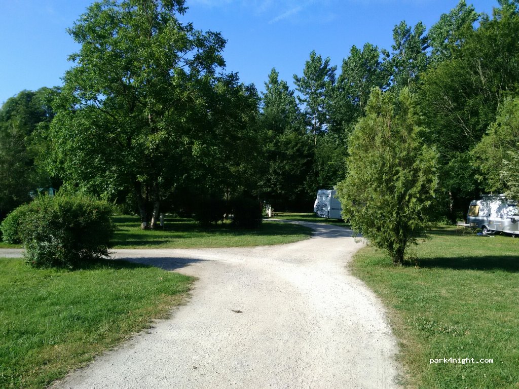 Camping de Dampierre sur Boutonne — foto