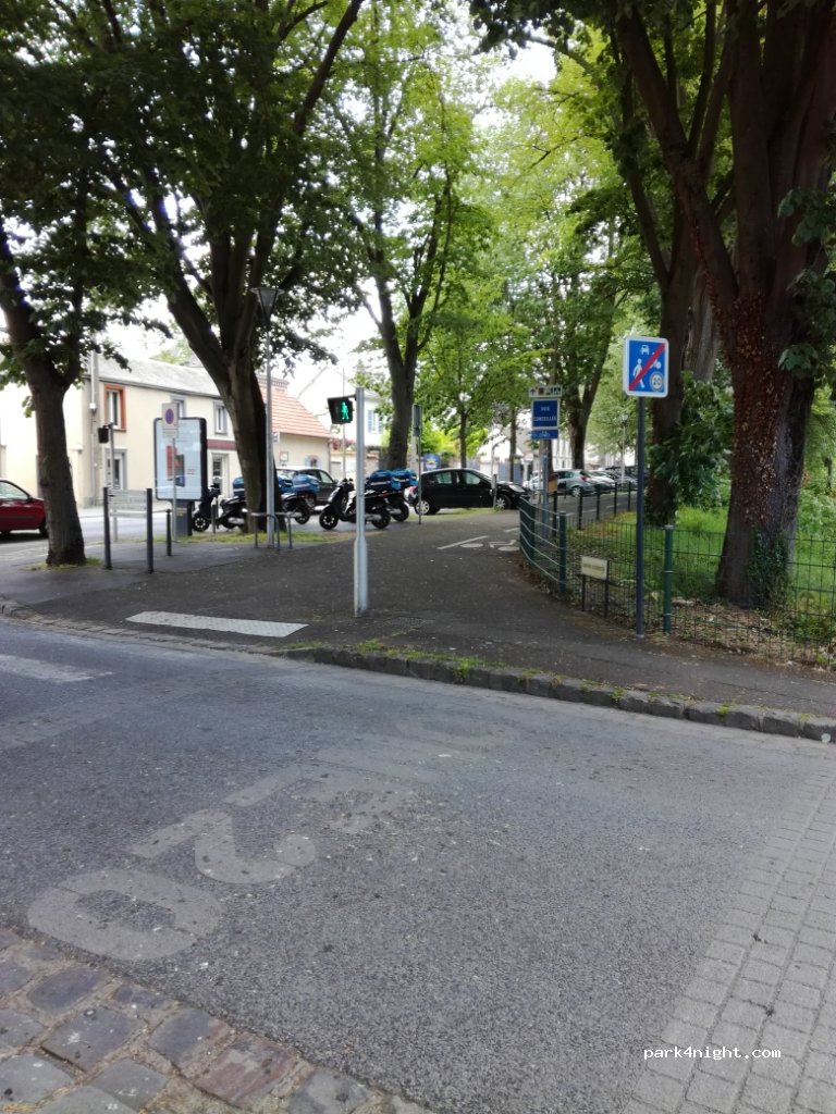 (28000) Chartres - 5 Boulevard du Maréchal Foch — foto