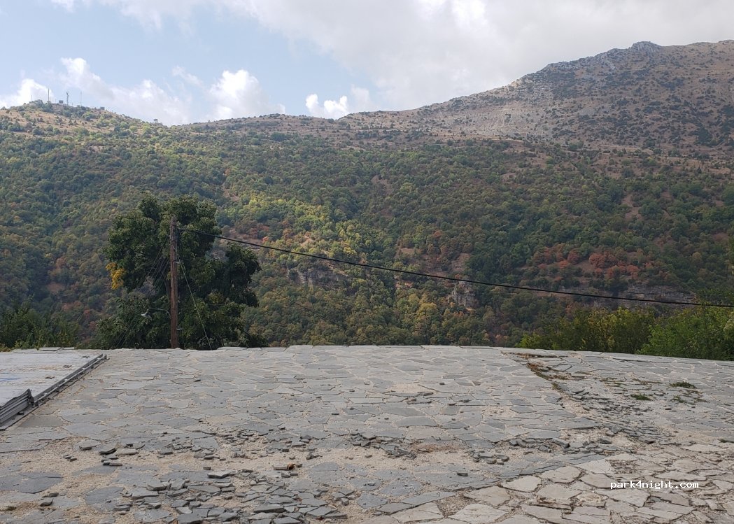 (440 01) Kalarites - μονοπάτι Καλαρίτες - Συρράκο — foto
