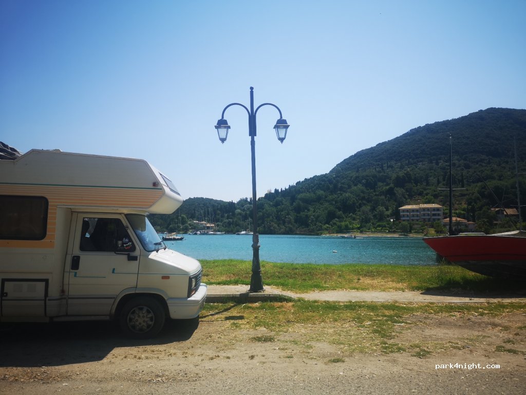 (311 00) Nidri - 165 Eparchiaki Odos Lefkas - Vasilikis — foto