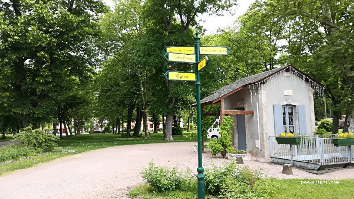 (03150) Montaigu-le-Blin - 32 Le Chassin — foto