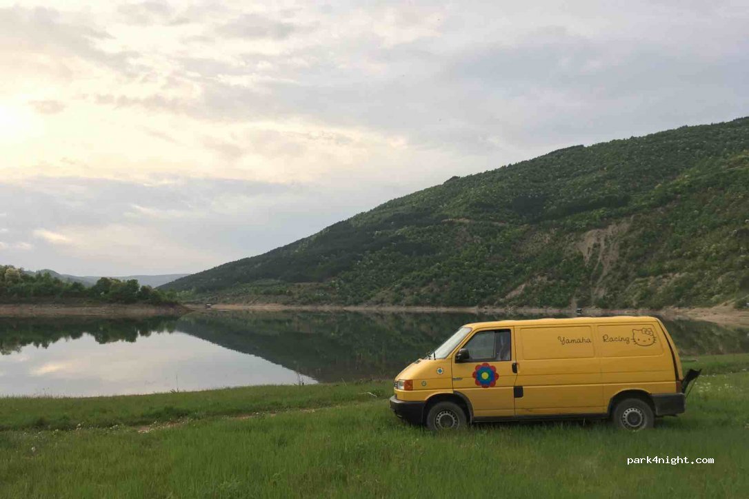 () Velika Lukanja - Unnamed Road — foto