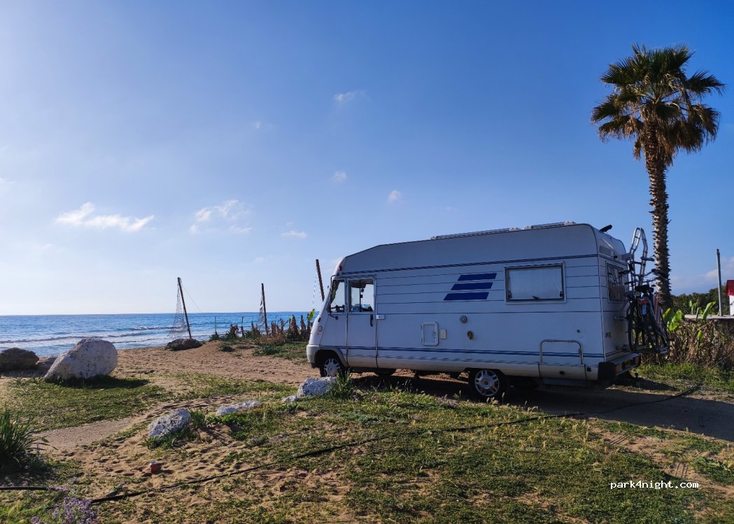 (270 54) Giannitsochori - Unnamed Road — foto
