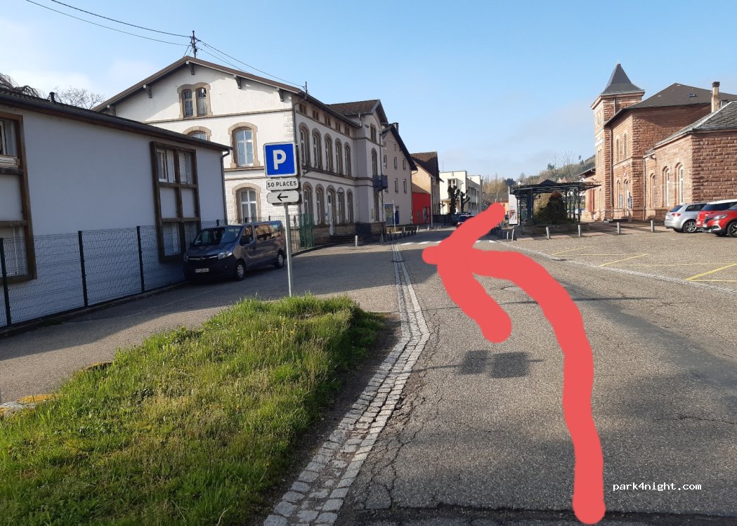 (67130) Schirmeck - 8 Place de la Gare — foto
