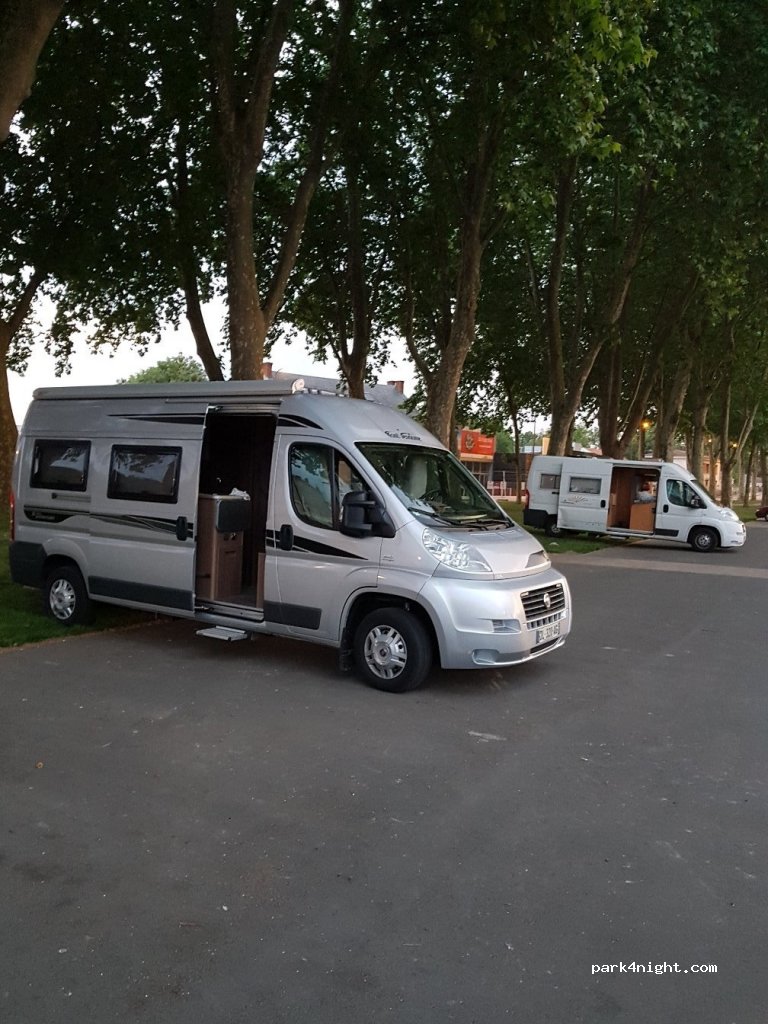 (85200) Fontenay-le-Comte - 7-9 Boulevard du Chail — foto