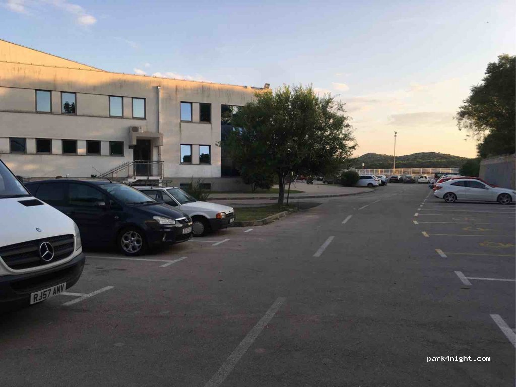 (22000) Šibenik - 33-35 prilaz tvornici — foto