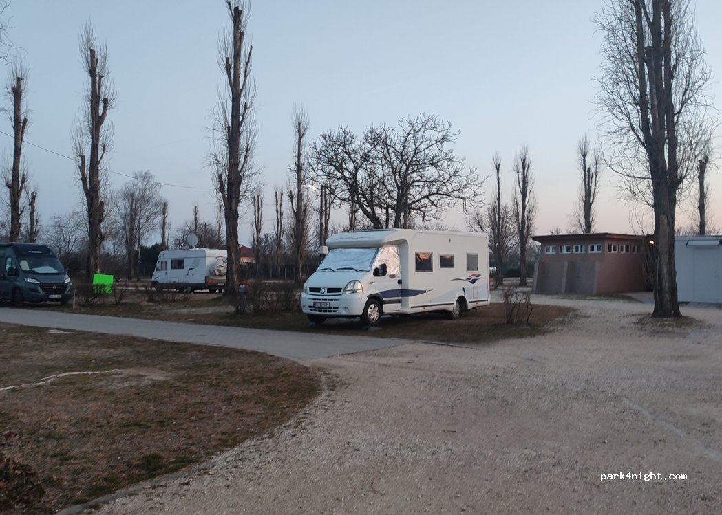 Barack Thermal Camping — foto 3