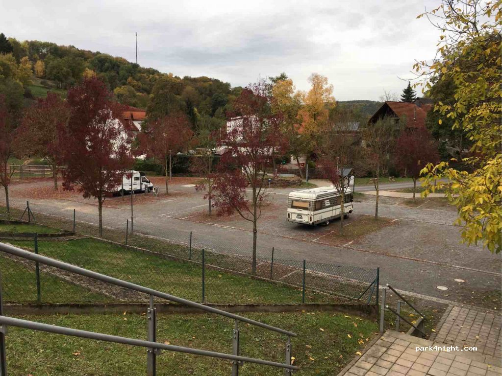 Wohnmobilstellplatz Hofwiese in Leidersbach — foto