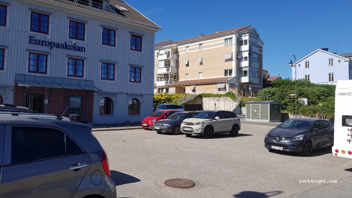 (645 30) Strängnäs - 10 Östra Strandvägen — foto