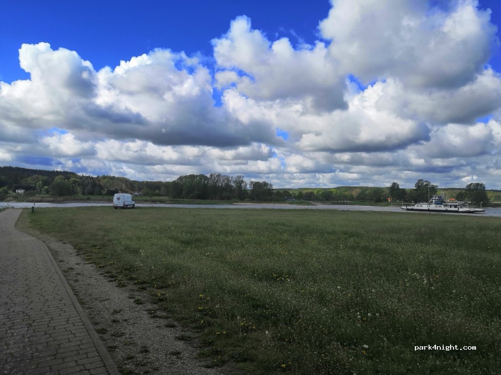 Wohnmobilstellplatz Amt Neuhaus — foto