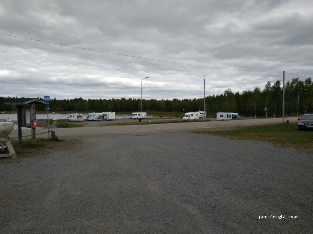 (953 95) Nikkala - 498 Hamnvägen — foto