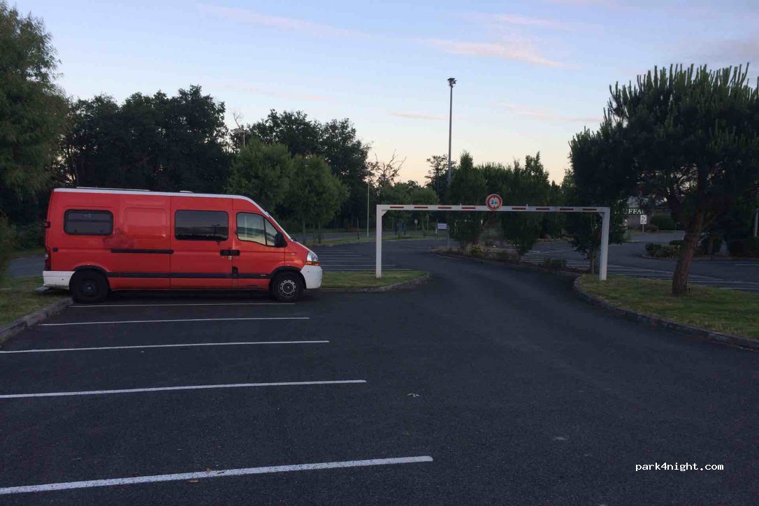 (33700) Mérignac - 3 Rue Hipparque — foto 2
