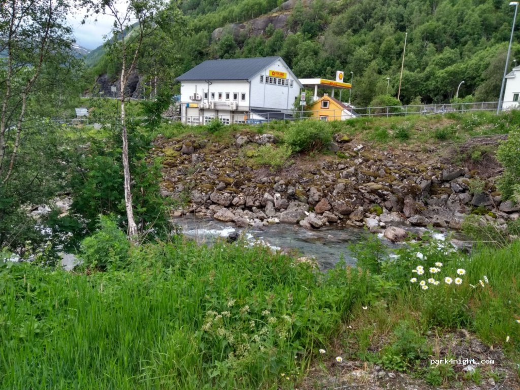 (5760) Røldal - 2 Kyrkjevegen — foto