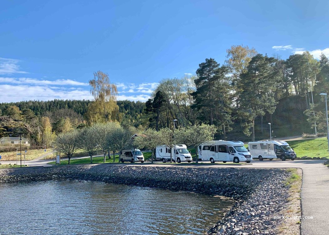 (451 91) Herrestad - 806 LINDESNÄS — foto 3