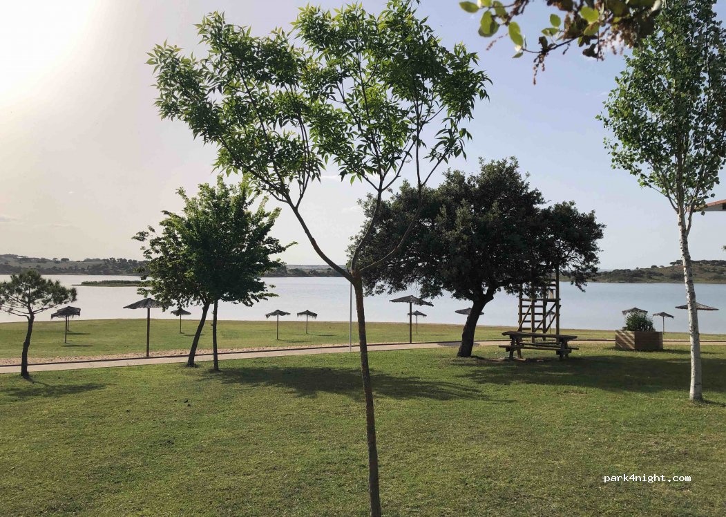 (06105) Cheles - Unnamed Road — foto 3