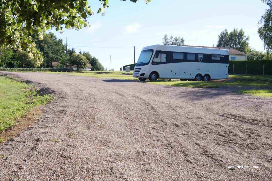 (24300) Savignac-de-Nontron - D79 — foto