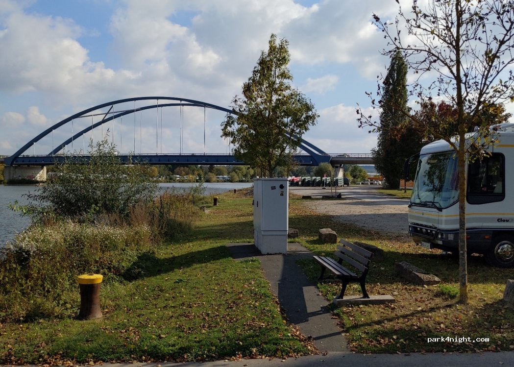 (97332) Volkach - Mainstraße — foto 2