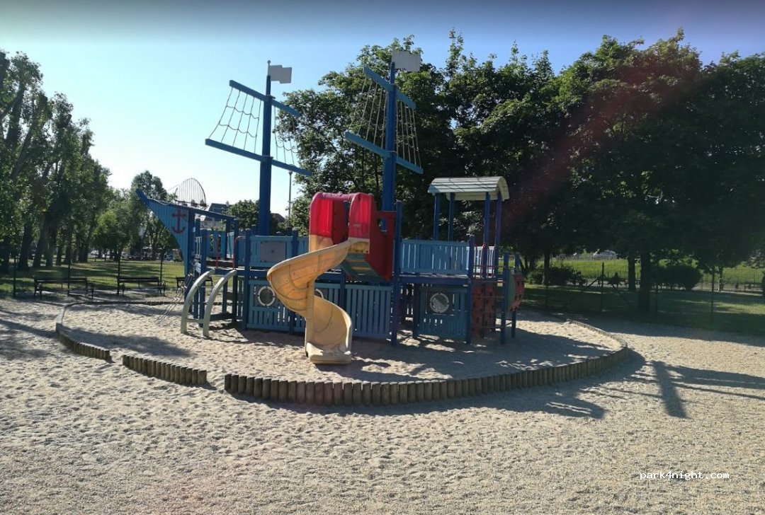 (1153) Budapest - 1 Pázmány Péter utca — foto 2