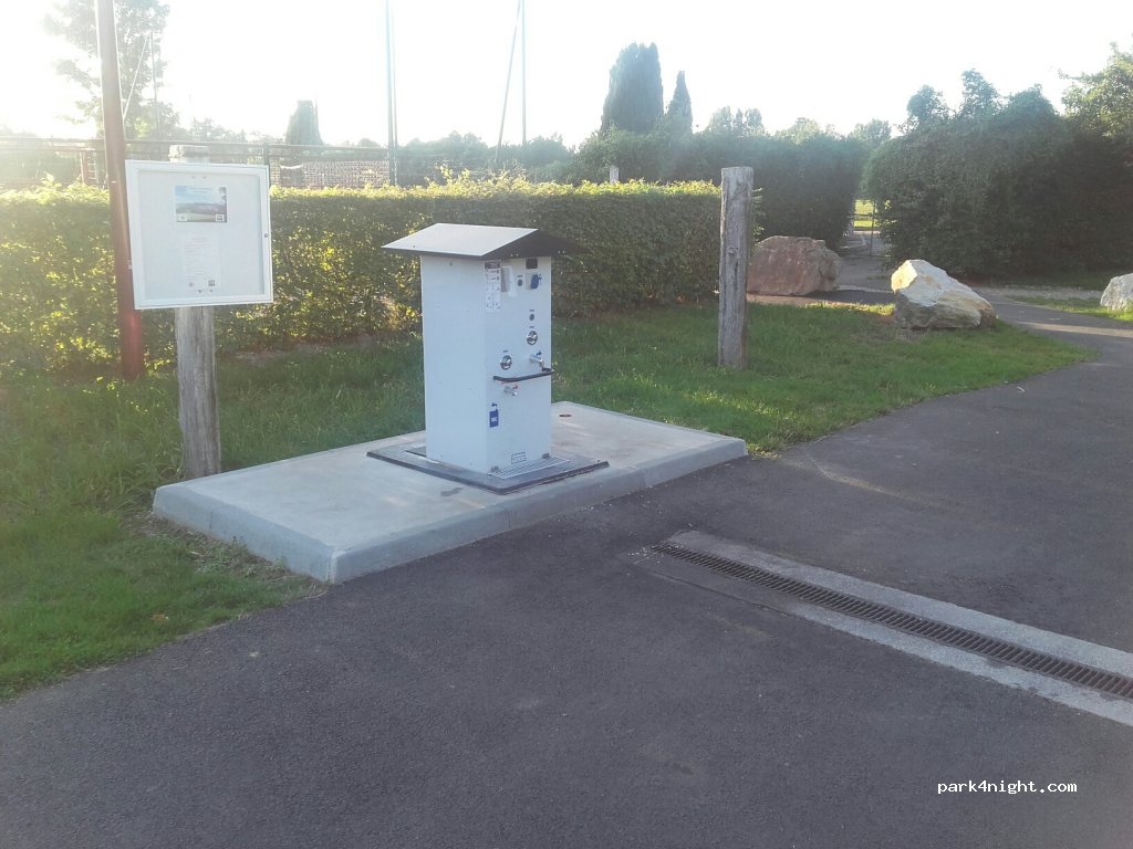 (27260) Cormeilles - 299 Route du Château de Malou — foto